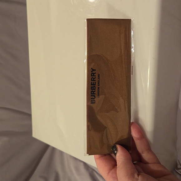 Burberry Checkered Brown Cat Eye Sunglasses brand new in box - Picture 12 of 15